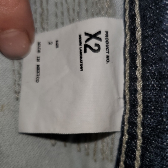 4/25Express X2Cropped Capri Jeans Medium Wash Sz 2 - Picture 6 of 6